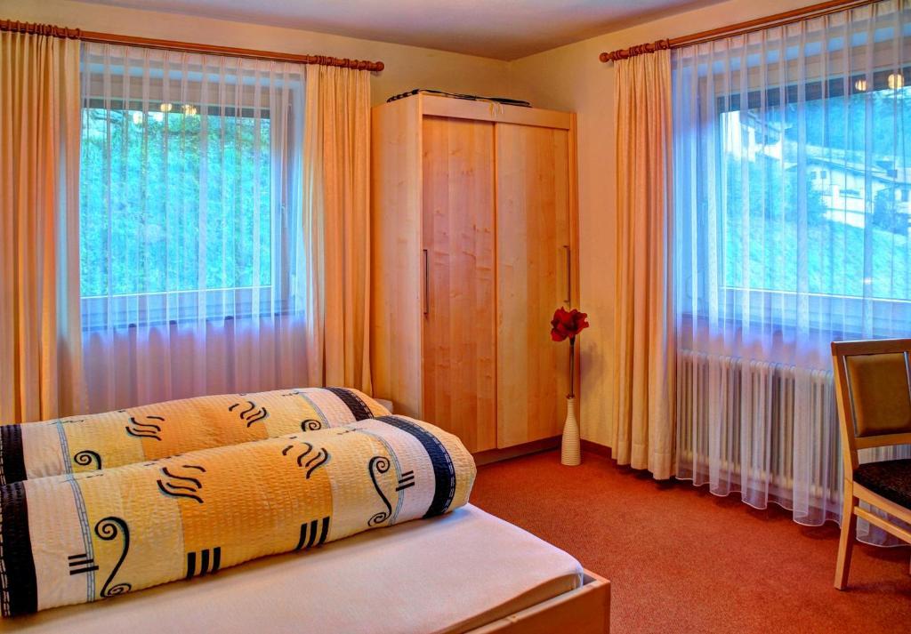 Gaestehaus Resi Jerzens Ruang foto