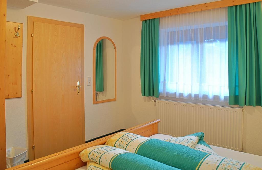 Gaestehaus Resi Jerzens Ruang foto